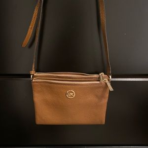 Micheal Khors crossbody bag